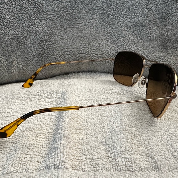 Maui Jim Sunglasses - Picture 4 of 5